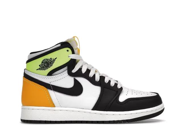 Jordan 1 Retro High
White Black Volt University Gold 575441-118