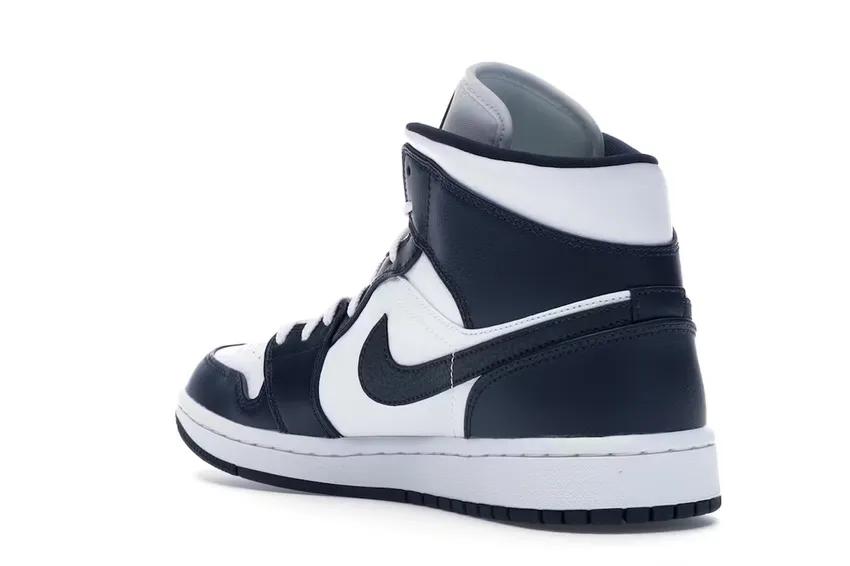 Jordan 1 Mid
White Metallic Gold Obsidian 554724-174