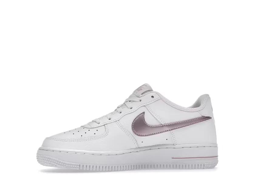 Nike Air Force 1 Low
White Pink Glaze CT3839-104