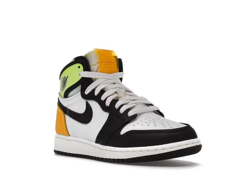 Jordan 1 Retro High
White Black Volt University Gold 575441-118