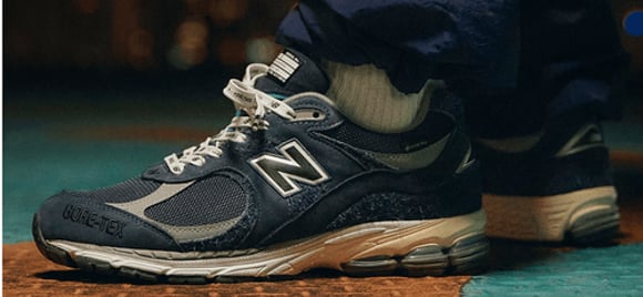 N.HOOLYWOOD, INVINCIBLE, And New Balance chính thức cho ra mắt The 2002R GTX “Blue Moon”! | KICKSPLANET