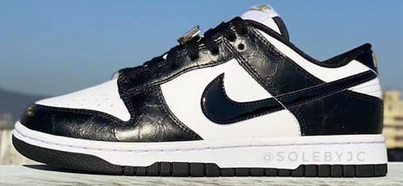 Nike Dunk Low “Panda" thêm logo vàng để trở thành "Panda 2.0" | KICKSPLANET